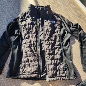 Woman's northface black jacket